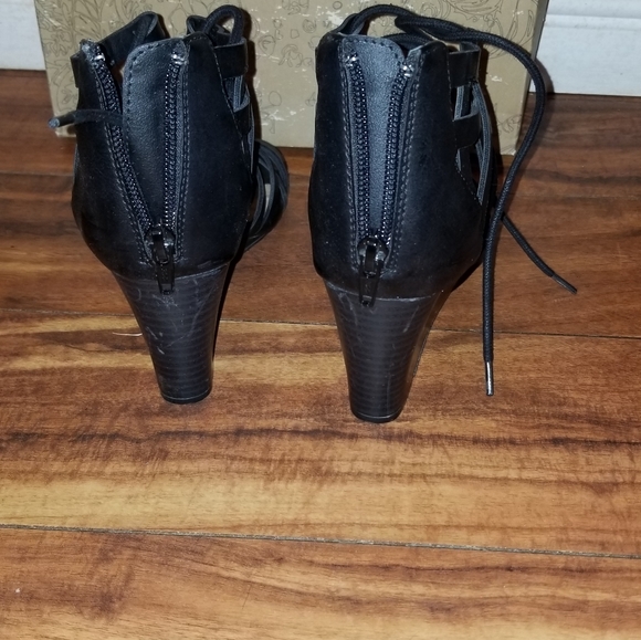 AKYLE BLACK SANDALS - Picture 4 of 7